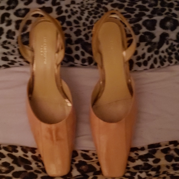Two Liz Claiborne heels - Picture 5 of 16